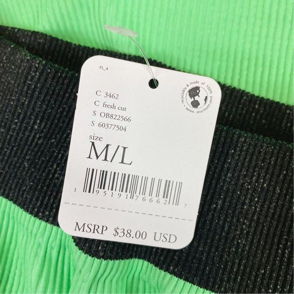 Free People Movement Seamless Shorts in Fresh Cut - Size M/L - Picture 4 of 6